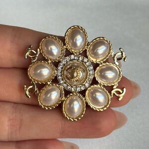 Gold and Pearl Floral Brooch